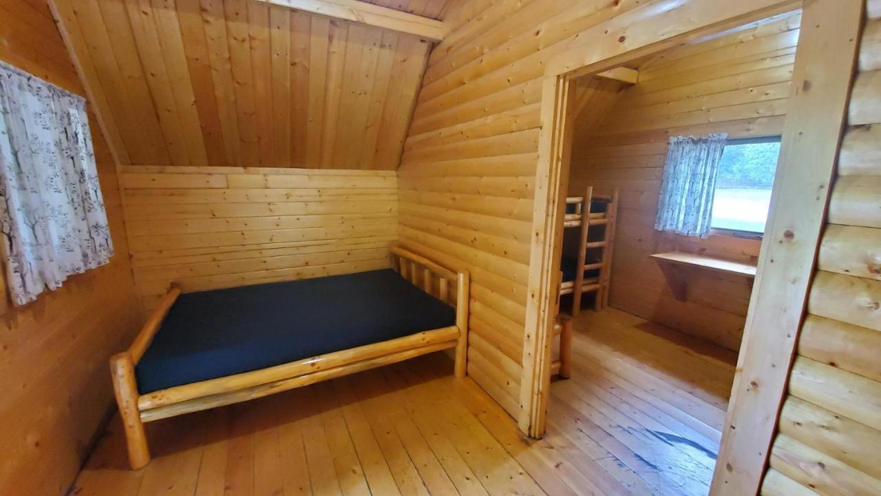 Sicamous Rv & Cabin Resort Malakwa Exteriér fotografie