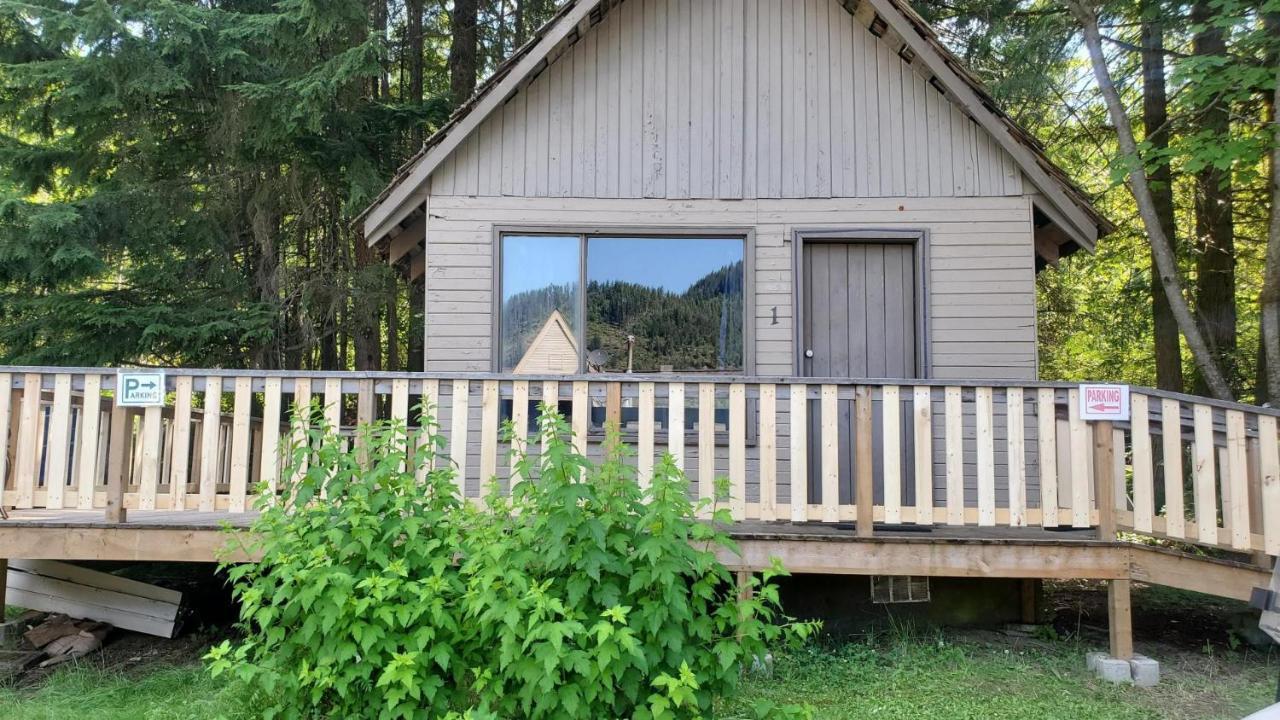 Sicamous Rv & Cabin Resort Malakwa Exteriér fotografie